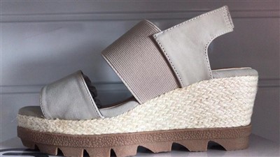 Sandal Bertapak Tebal Ketat Longgar